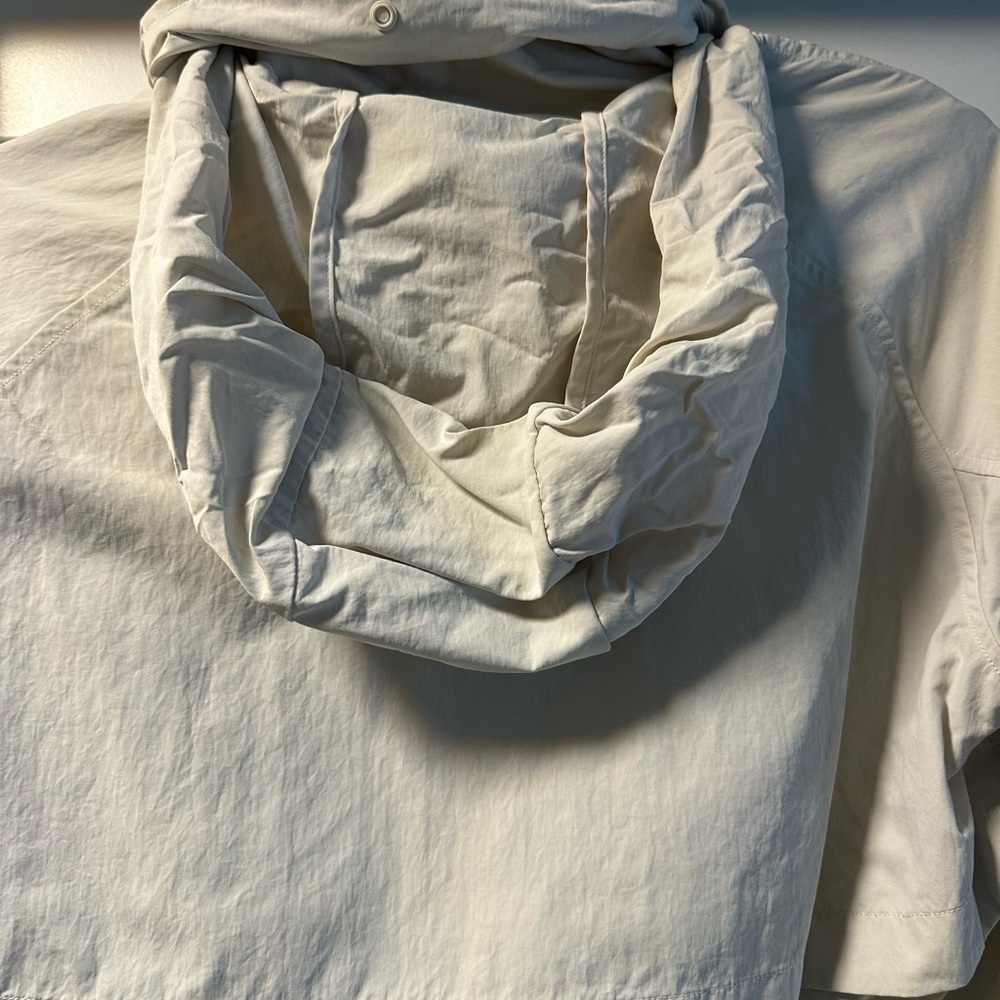 Women's Cream Lululemon Jacket - Picture 3 of 4
